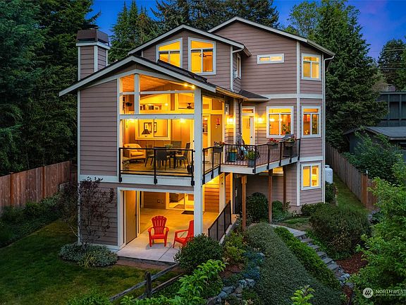 3rd image of 18425 62nd Avenue NE