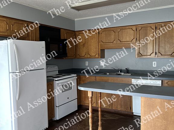 5th image of 207 S Maple St