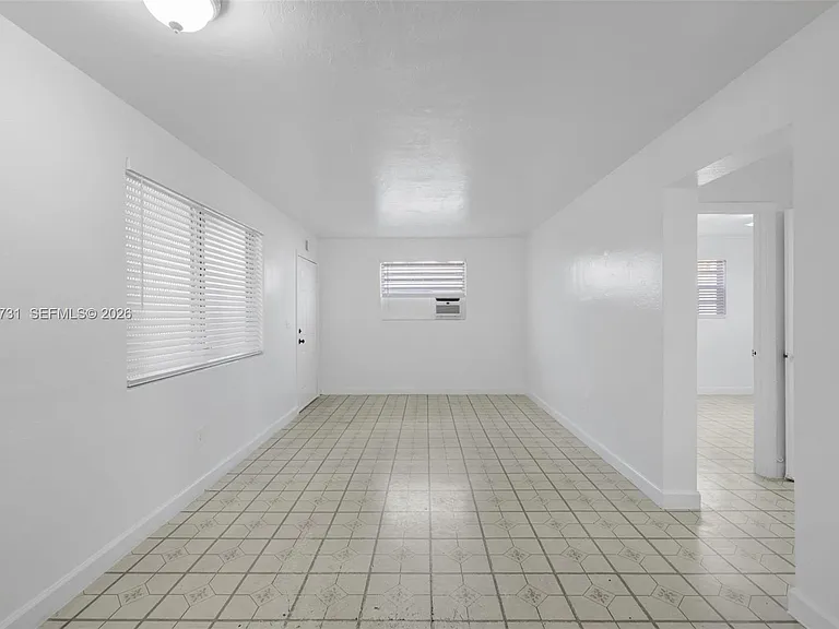 126 SW 18th Ave #4 — Photo 6