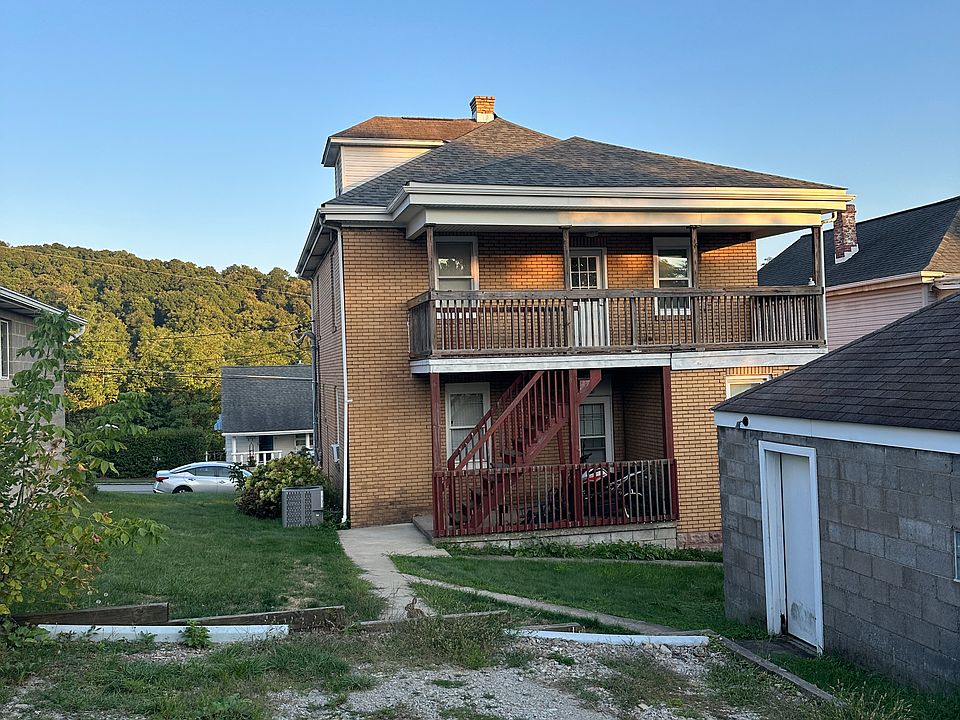 2nd image of 405 Blaine Ave #405