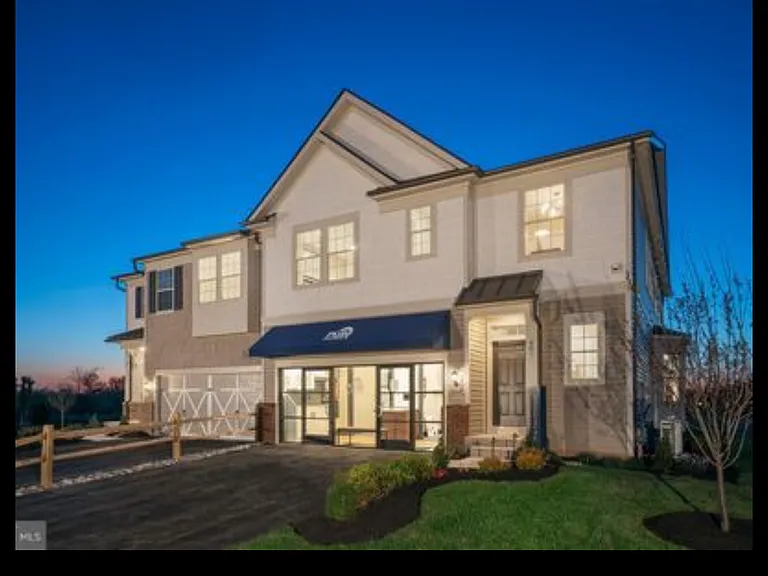 409 Sanctuary Ct — Photo 18