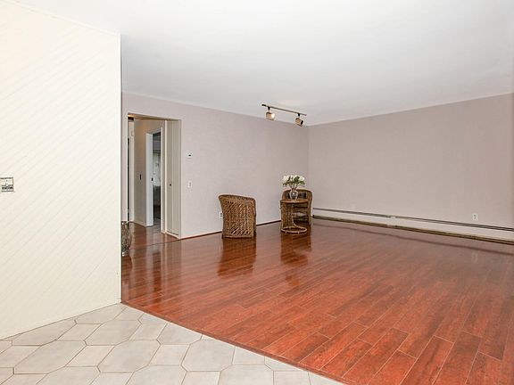 5th image of 81 Richmond Blvd Unit 2A