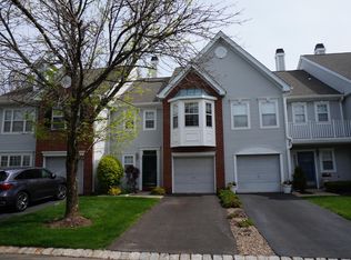 2 Oxford Rd #327, Holmdel, NJ 07733