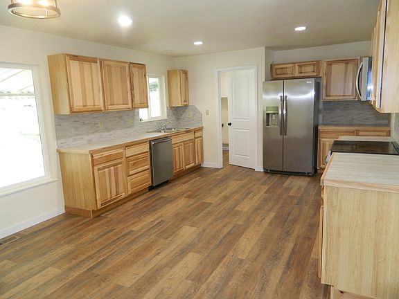 5th image of 5333 Hilldale St