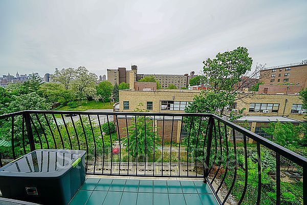 1st image of 2716 12th St #4A