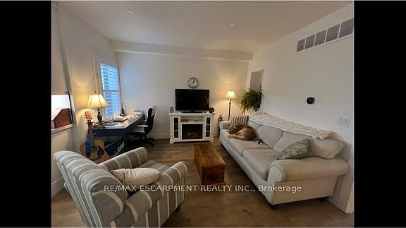 2nd image of 372 Mary St #1