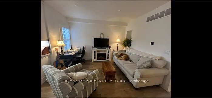 372 Mary St #1 — Photo 2