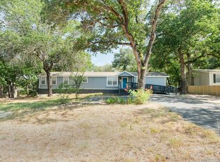 3843 Waterwood Pass Dr, Elmendorf, TX 78112