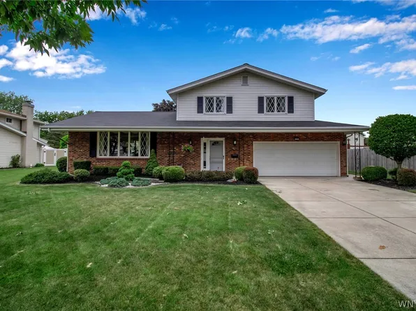 110 Sweetwood Dr N, Amherst, NY 14228