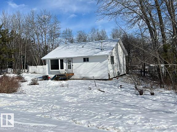 3rd image of 801 Hermitage Way