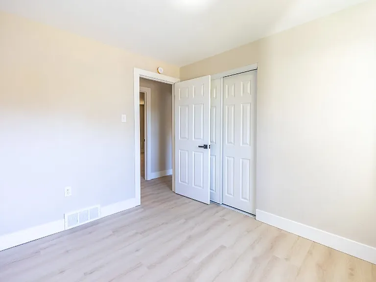 476 Fielding Dr — Photo 12