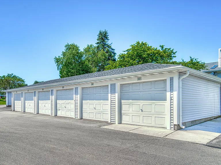 Foxcroft Apartments Detached Garages