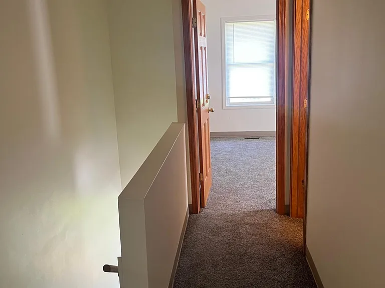 324 W Elting St — Photo 15