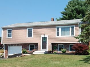 9 Onyx Dr, Dartmouth, MA 02747