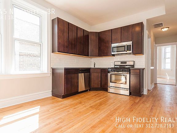 3rd image of 845 N Leavitt St #3R