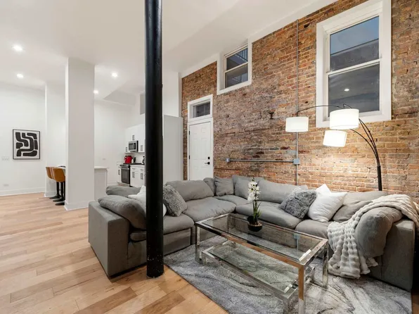 1941 W Augusta Blvd, Chicago, IL