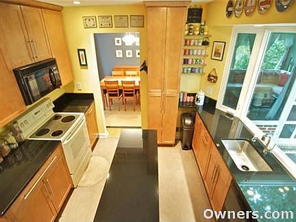 5th image of 6810 Rosewood St
