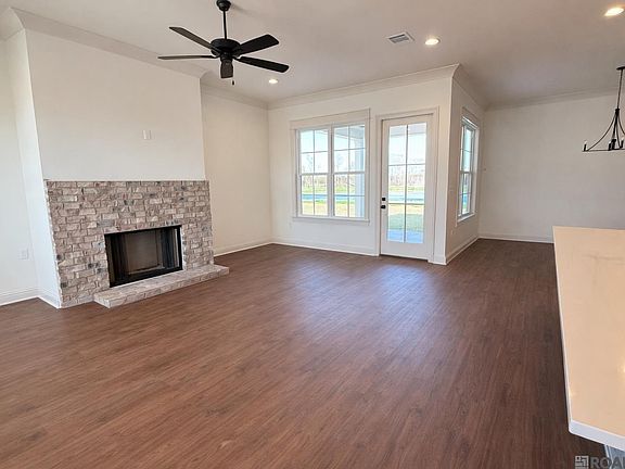 5th image of 3452 Waterbury Ave