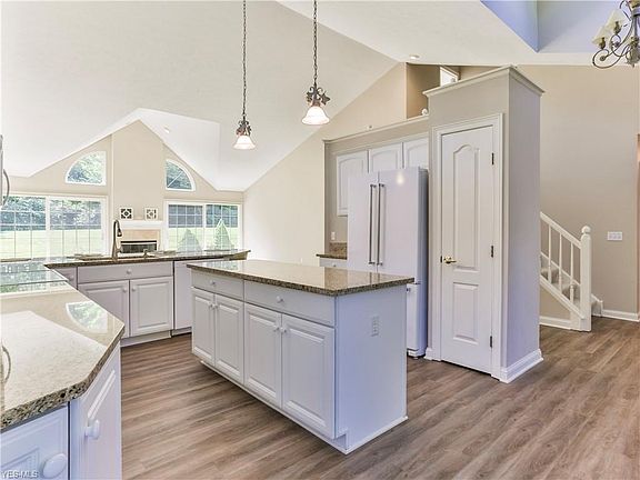 4th image of 115 Chesterton Ln