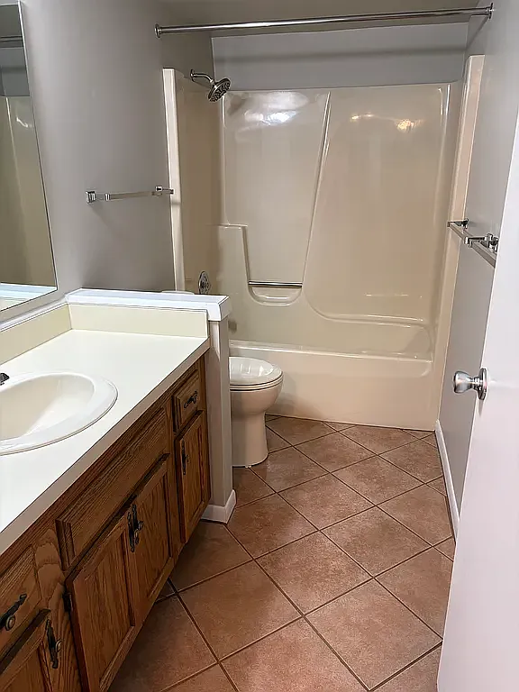 2 bed, 2160 sqft, $1,800 — Photo 4