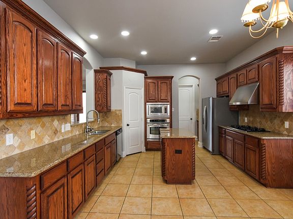5th image of 9750 Candlewood Dr