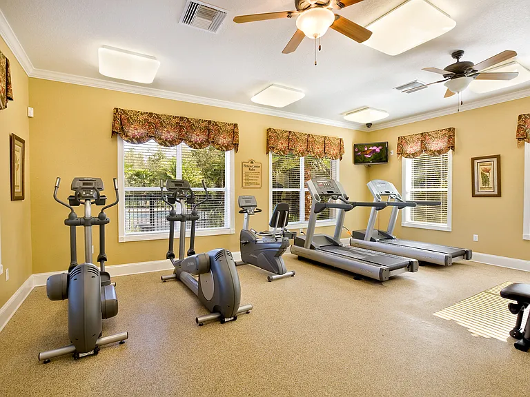 Savannah Springs Apartments — Photo 8