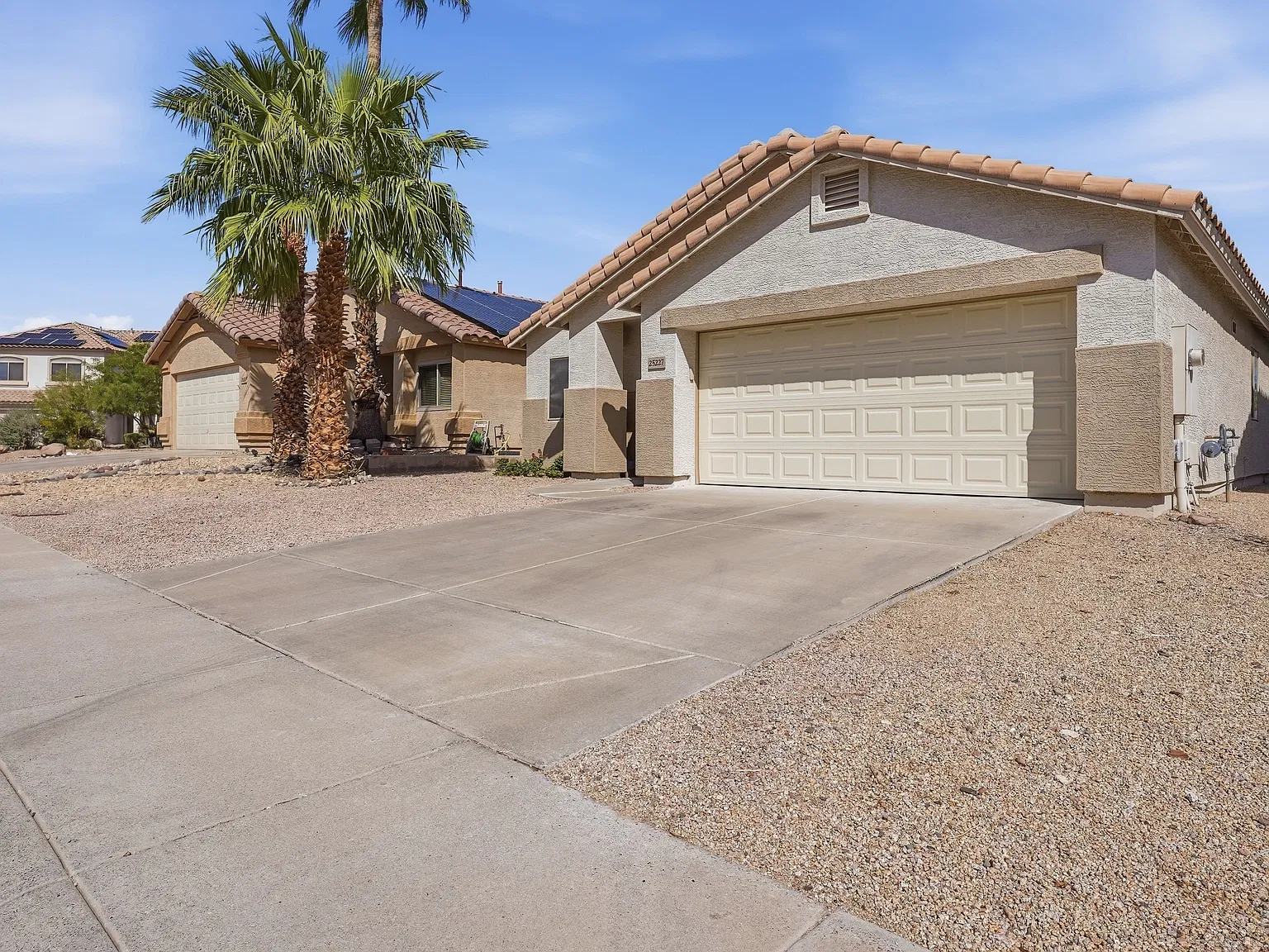 25227 N 63rd Dr — Photo 3