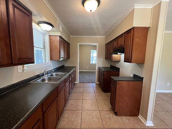 3rd image of 849 Bramblewood Ln