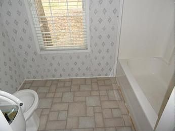 4th image of 21924 Stillwater Blvd