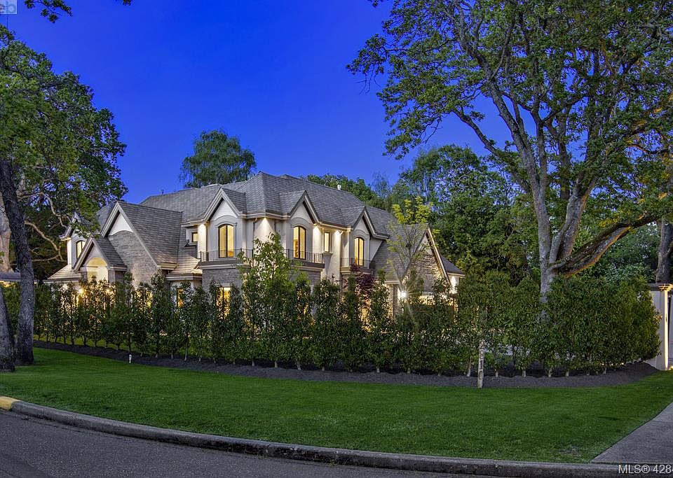 2810 Lansdowne Rd, Victoria, BC V8R 3P9 Zillow