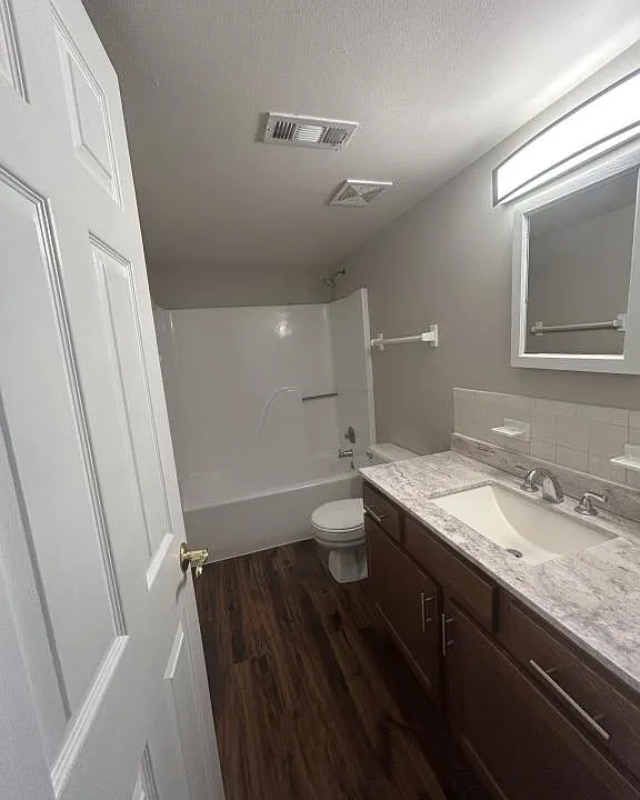 39 Devon Ct