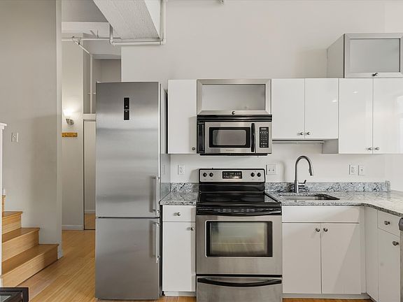 4th image of 12 Stoneholm St APT 524