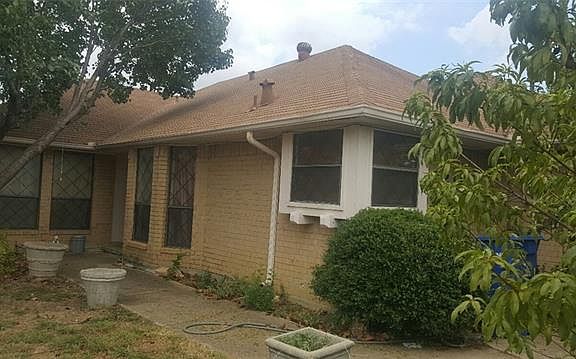 2nd image of 2219 Cedarcrest Dr