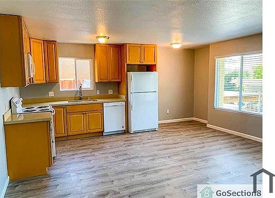 2nd image of 112 Kathy Ellen Dr APT 4