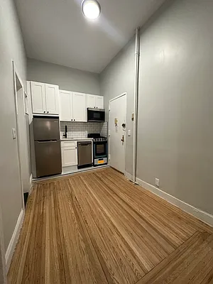 Rented by Peter R. Hungerford, LREB | media 26