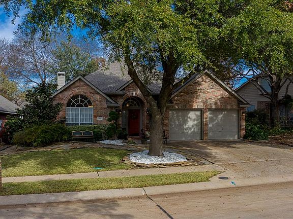 2nd image of 2810 Glen Hollow Dr