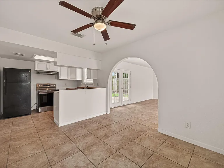 6311 Tall Willow Dr — Photo 8