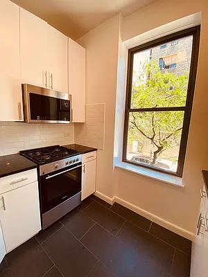 Rented by Metropolis Real Estate of Manhattan | media 19