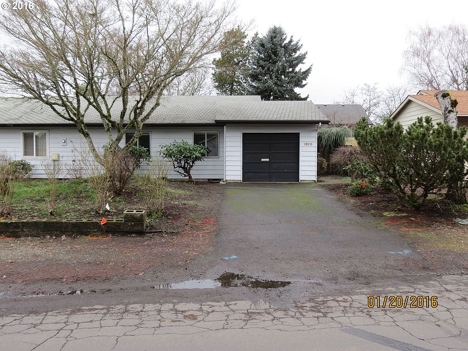 1st image of 1825 NE Barberry Dr