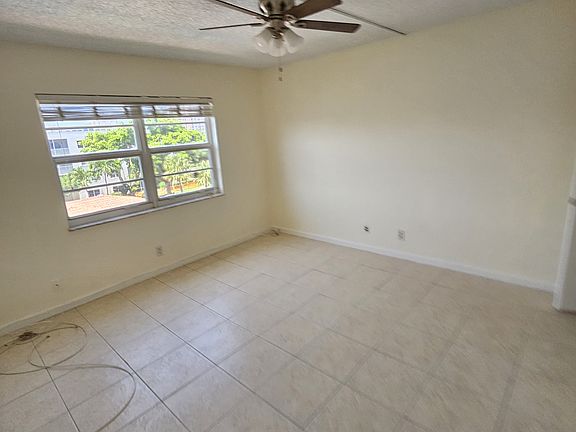 Part of master bedroom w/ walk in closet