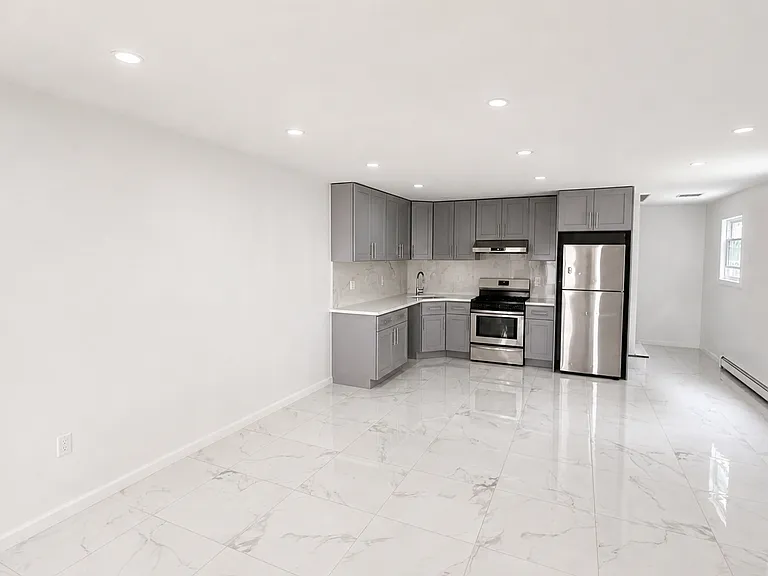 355 Great Kills Rd #2 — Photo 4