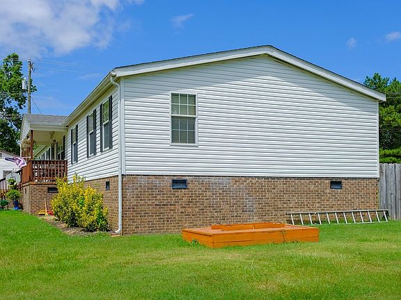 2nd image of 10 Driftwood Ln