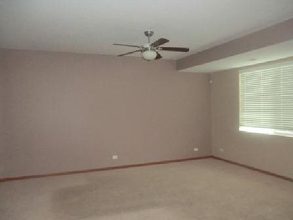 4th image of 1668 Victoria Park Cir