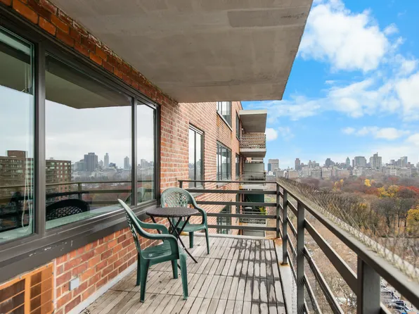 392 Central Park West image 13 of 14