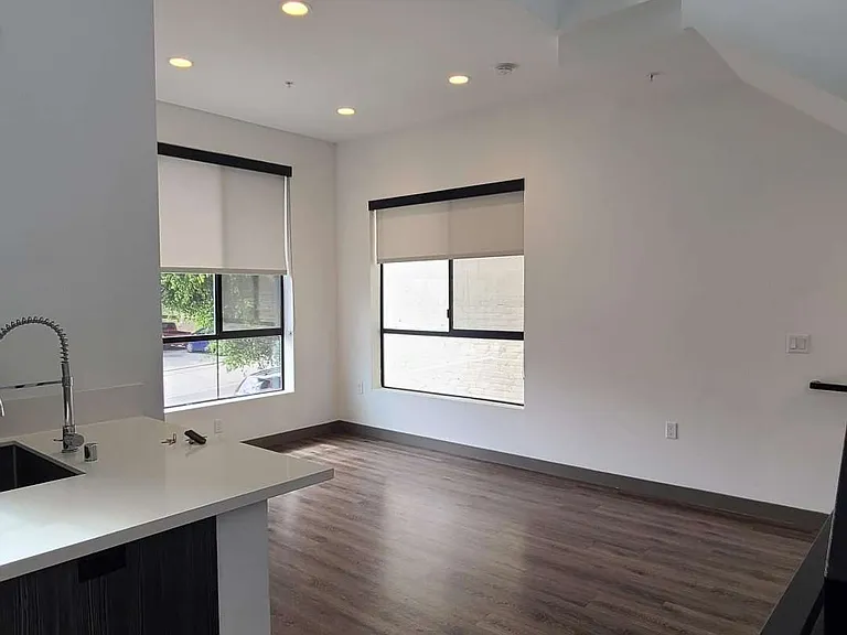 644 N Hobart Blvd — Photo 30