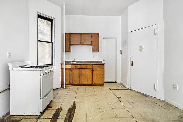 Sold by Compass | media 4