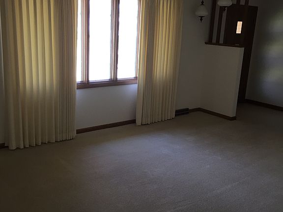 Livingroom and front door