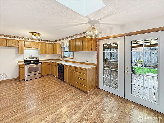 2nd image of 5812 NE 84th Avenue