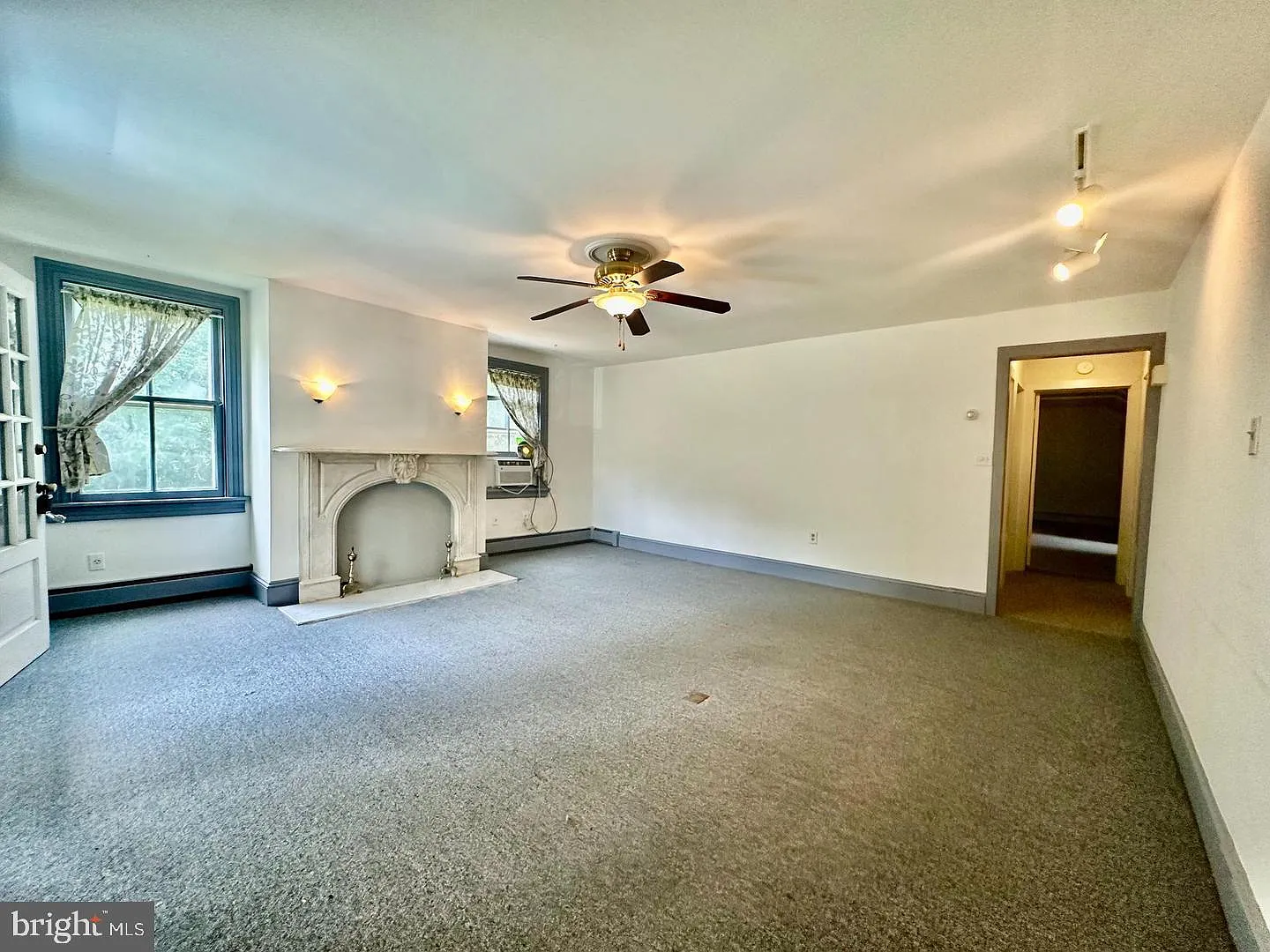 1 bed, 1.0 bath, 750 sqft, $1,165 — Photo 3