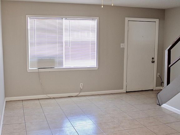 2nd image of 2927 Avenue L APT 1
